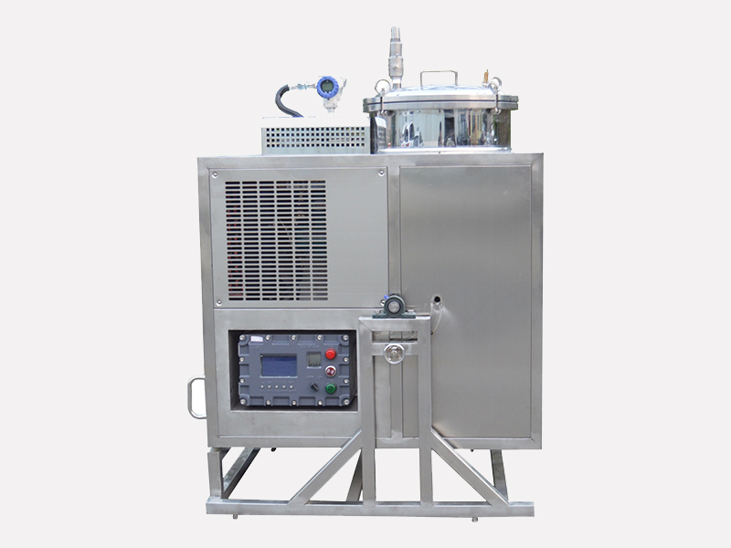 Solvent recovery machine